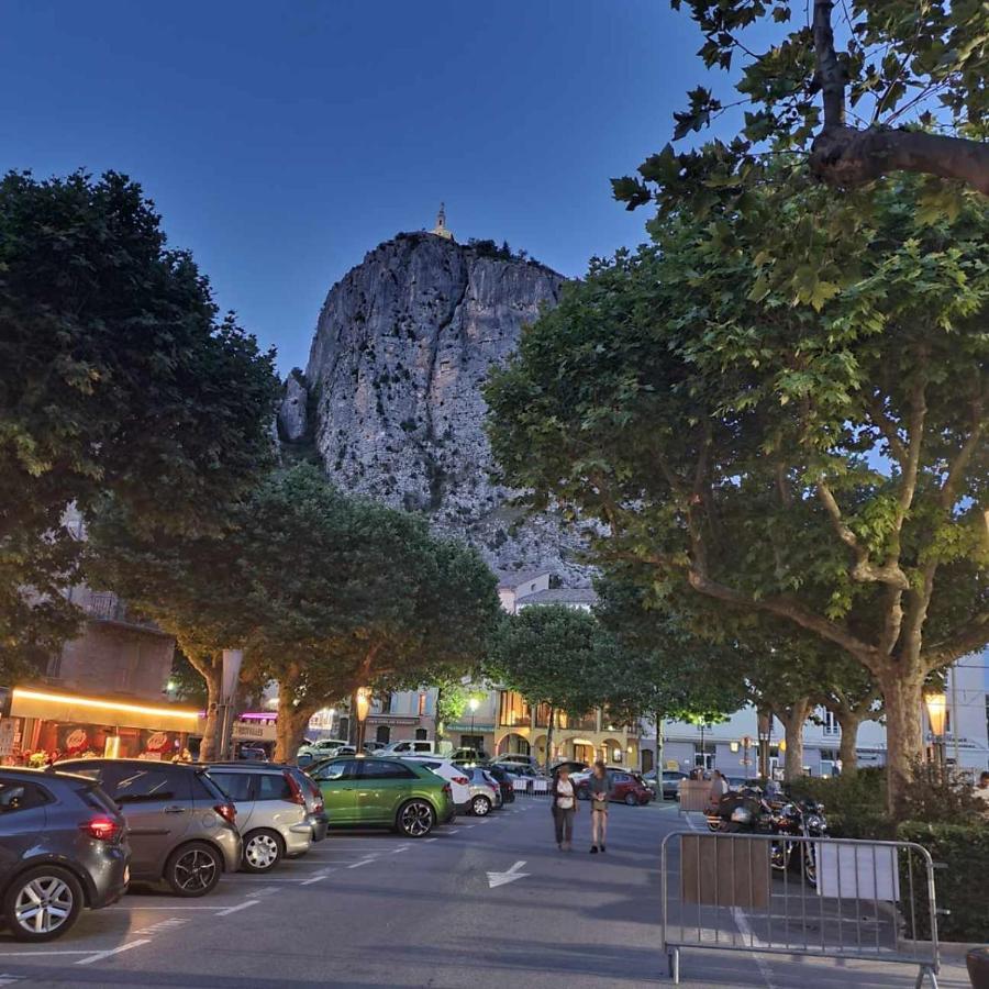 Camping Calme Et Nature Castellane Exterior foto